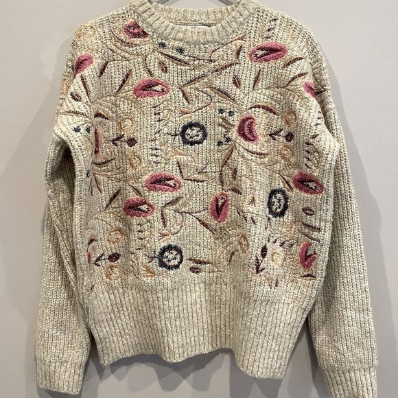 Woven Heart Oatmeal Colored Floral Embroidered Chunky Sweater Size S NWT - Picture 1 of 7